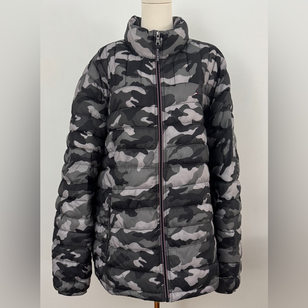 Tommy Hilfiger Men's Lightweight Packable Puffer Jacket Grey Camouflage 2XLT - Picture 3 of 12